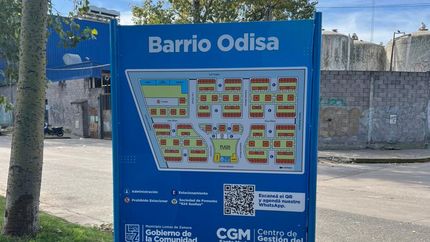 Gracias al apoyo del Municipio de Lomas de Zamora y al trabajo de los vecinos instalaron los mapas en los ingresos del Barrio Odisa de Lomas. Gracias al apoyo del Municipio de Lomas de Zamora y al trabajo de los vecinos instalaron los mapas en los ingresos del Barrio Odisa de Lomas.