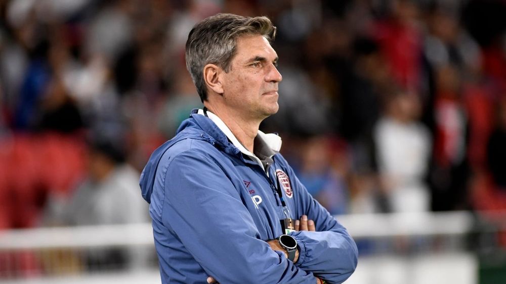 Pellegrino no tiene asegurada su continuidad en Lanús. Pellegrino no tiene asegurada su continuidad en Lanús.