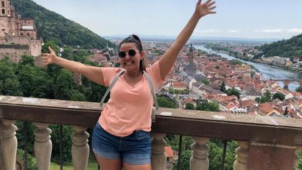 Su pasión por viajar la llevaron a vivir en Alemania. Su pasión por viajar la llevaron a vivir en Alemania.