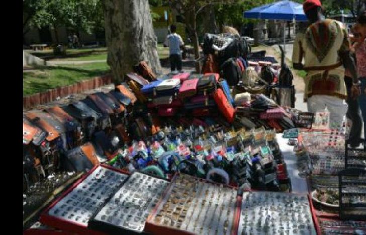 La crisis económica se profundiza y la alternativa es comprar más barato.