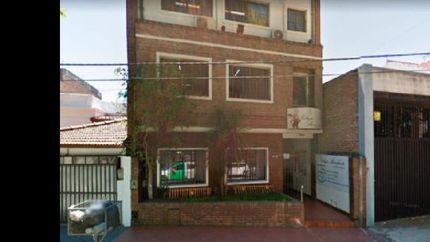 quilmes: roban un auto de la puerta de un jardin con un nino adentro
