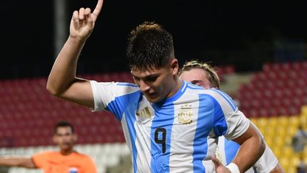 Thomas De Martis celebra uno de sus goles.