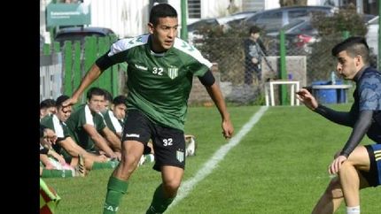 banfield pone segunda ante argentino de merlo