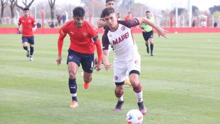 Lanús sufrió un inmerecida derrota en Villa Domínico. Lanús sufrió un inmerecida derrota en Villa Domínico.