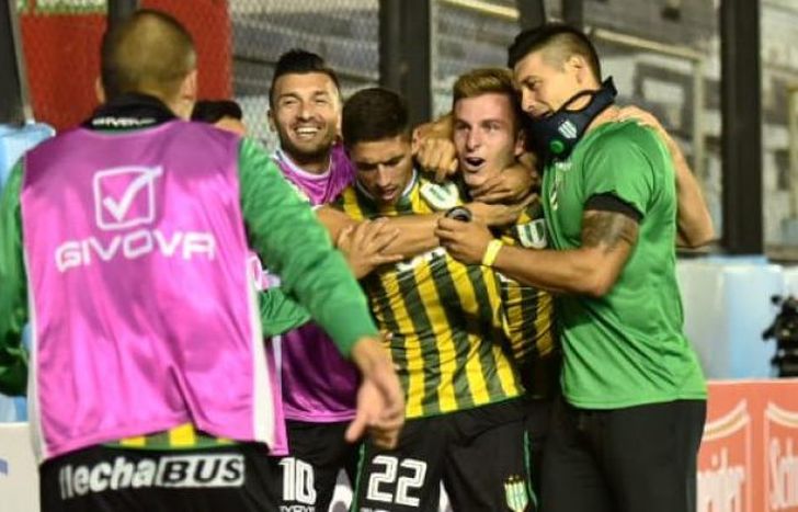 Banfield es pura sonrisa con un arranque arrollador.