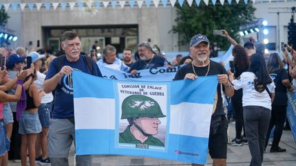 Los Veteranos de Lomas recibieron el cariño de la gente. Los Veteranos de Lomas recibieron el cariño de la gente.