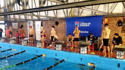 Hubo más de 50 nadadores.