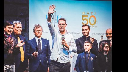 Batistuta, muy feliz, agradeció una nueva muestra de cariño.