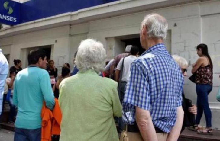 Advierte a jubilados por estafas telefónicas.