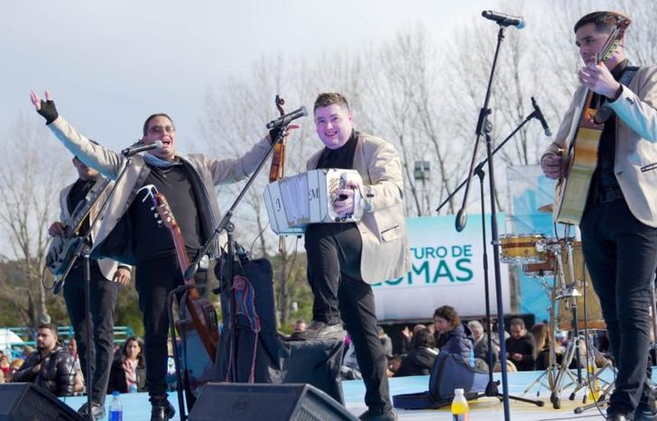 Hubo música en vivo.