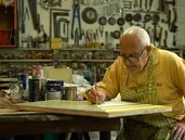 El documental retrata la vida y la obra del escultor y pintor de Temperley.