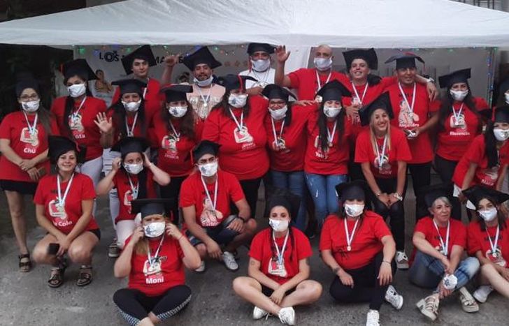 Recibieron su título secundario 32 alumnos.