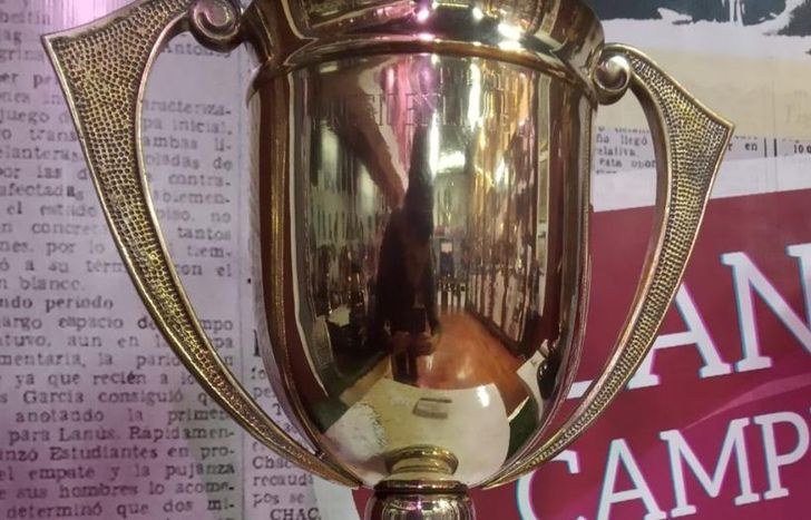 Es copa que Lanús tiene en sus vitrinas.