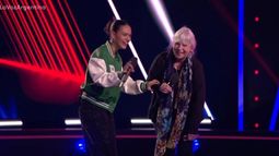 Avril y su abuela Diana en La Voz Argentina.