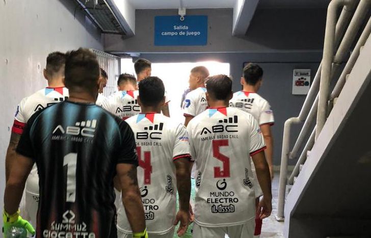 La salida del equipo al campo de juego.