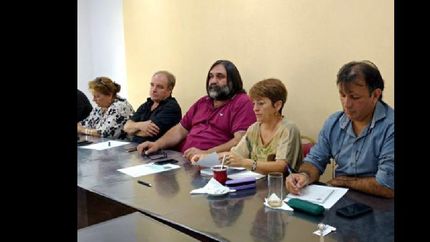 Docentes rechazan la propuesta de Vidal