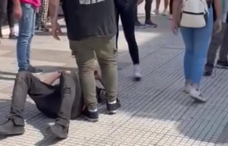 El hombre fue retenido por vecinos en la peatonal Laprida.