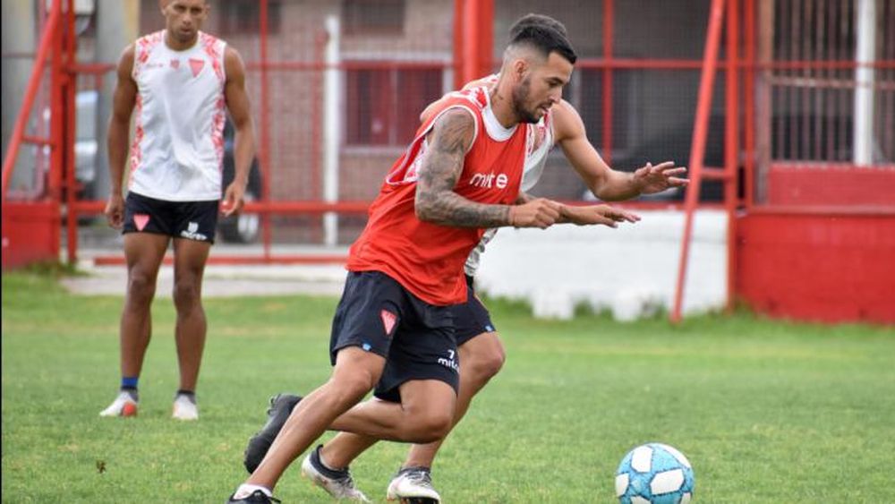 ¿Juan Rivas puede ser titular?