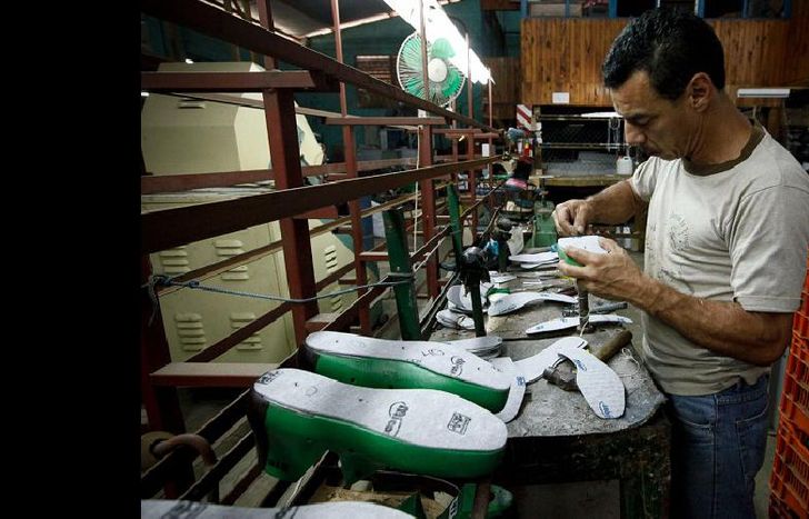 La industria textil argentina es de punta y ha perdido 17 mil puestos de trabajo, afirmaron.