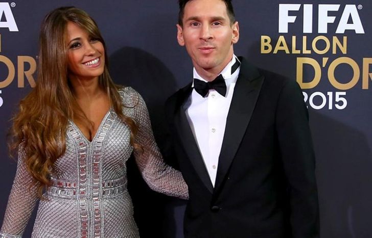 Lionel Messi, luciendo un smoking de Giorgio Armani.
