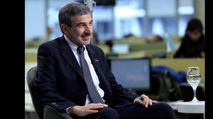 salvarezza indico que el objetivo es detener la hemorragia de cientificos que dejan el pais