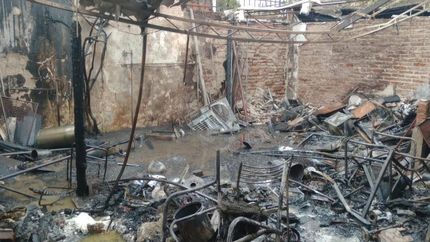 Así quedó la vivienda tras el incendio. Así quedó la vivienda tras el incendio.