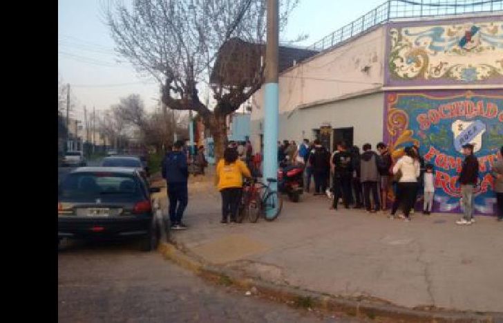 en senillosa, esquina zorzal, temperley.