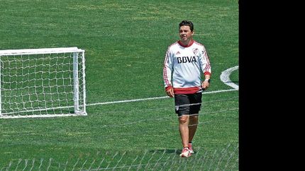 con la mente en el superclasico, river visita a patronato