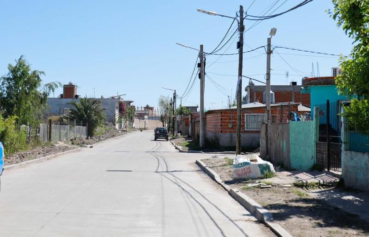 Finalizó el asfalto de 800 metros de la calle Carlos Voss, en Santa Catalina.