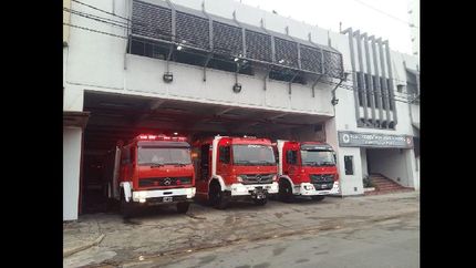 los bomberos de lomas se sumaron al homenaje nacional a los caidos en villa crespo