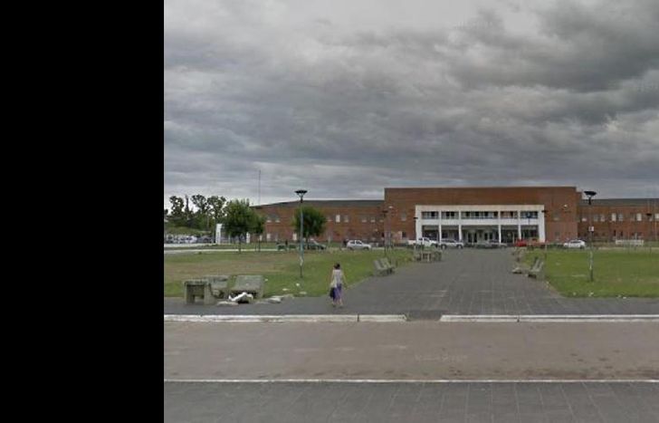 Tres policías distintos se quedaron dormidos y el detenido se escapó.