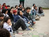Alumnos conversaron sobre cómo prevenir y reconocer la violencia digital.