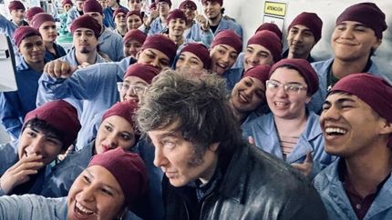 Despidos: una fábrica que visitó Javier Milei echó a 45 empleados y suspendió a 70. Despidos: una fábrica que visitó Javier Milei echó a 45 empleados y suspendió a 70.