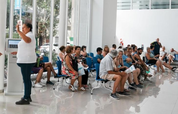 El hospital tiene una guardia pediátrica y de personas adultas.
