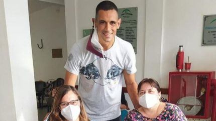 El goleador se vacunó contra el Covid en Corrientes. El goleador se vacunó contra el Covid en Corrientes.