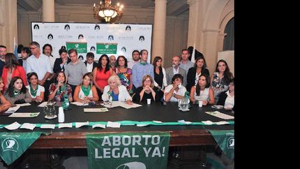 buscan que la ciudad se adhiera al protocolo de aborto no punible