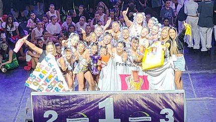 En el puesto 1 del certamen Universal Dance.