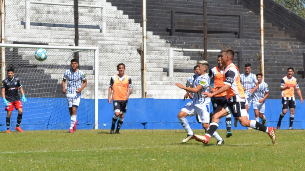 El Porvenir se impuso por 2 a 1 en dos tiempos de 45 minutos.