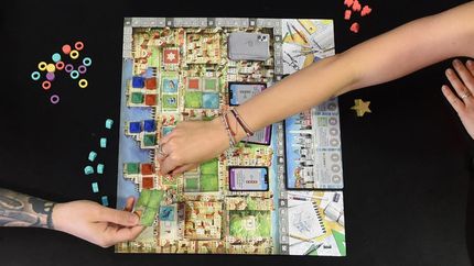 Compartir una tarde distinta con amigos, familia o desconocidos. Compartir una tarde distinta con amigos, familia o desconocidos.