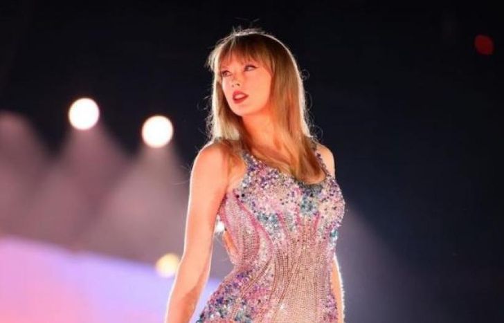 La película sigue su gira.