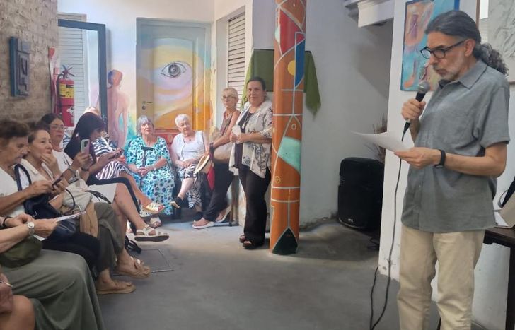 La presentación del libro se hará en el Centro Cultural Darragueira de Banfield. La entrada es libre y gratuita.