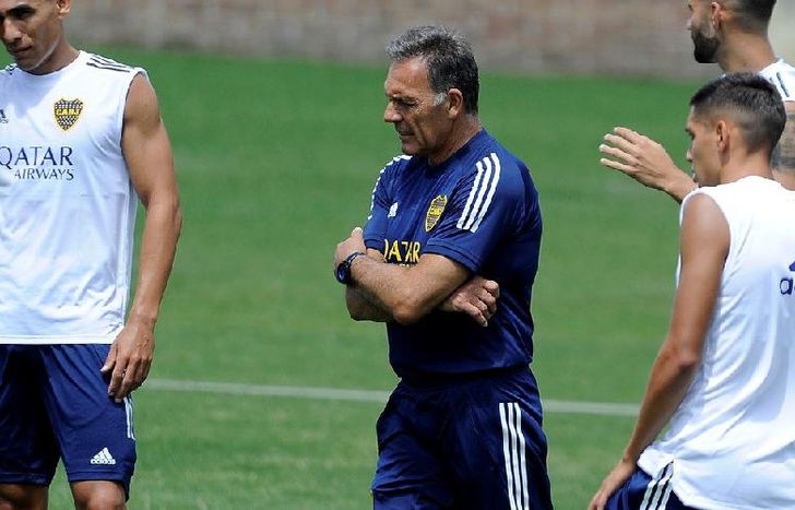 Russo apuesta por el regreso de Izquierdoz a la zaga defensiva.