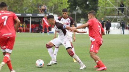 Lanús no pudo acercarse a los punteros.
