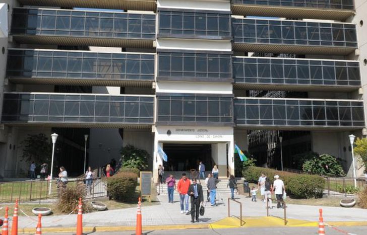 Renovó la perimetral pero aún no notifican al agresor.