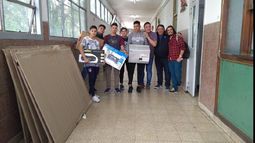 se entregaron materiales para equipar distintas áreas de las escuelas públicas.