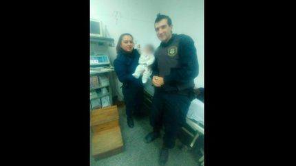 el bebe hallado en santa catalina esta bien y con custodia policial el bebe hallado en santa catalina esta bien y con custodia policial