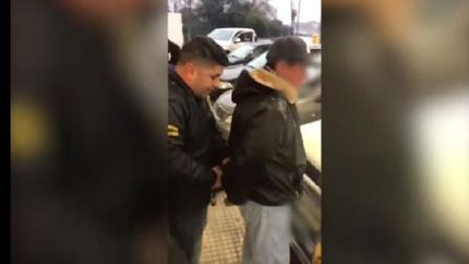 una nena de 8 anos filmo con un celular como su padre violaba a su hermanita