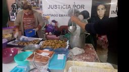 se repartieron cientos de viandas en esta ocasión especial.