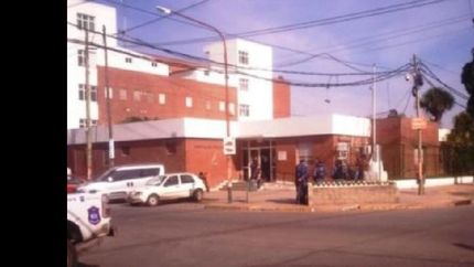 la mujer fue trasladada al Alende, pero llegó sin vida.