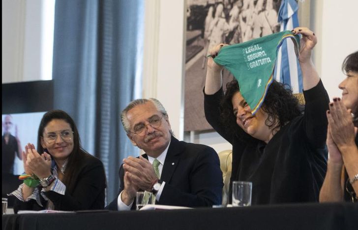 Fernández y Vizzotti destacaron la Ley de Aborto.